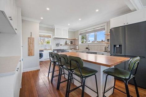 Photo of property in 53 Awaroa Road, Sunnyvale, Auckland, 0612