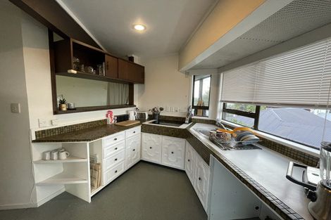 Photo of property in 1/64 Island Bay Road, Beach Haven, Auckland, 0626