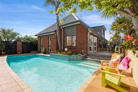 Photo of property in 7 Jandell Crescent, Bucklands Beach, Auckland, 2014