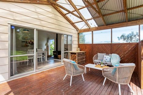 Photo of property in 8 Wiriana Place, Stanmore Bay, Whangaparaoa, 0932