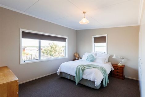 Photo of property in 45 Shortt Street, Foxton Beach, Foxton, 4815