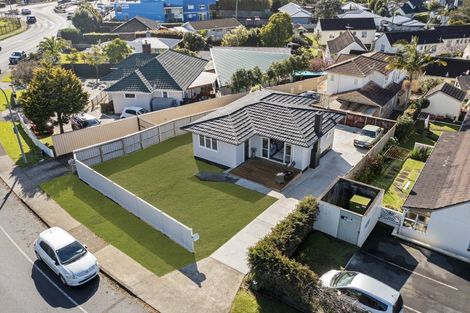 Photo of property in 16 Botany Road, Howick, Auckland, 2010
