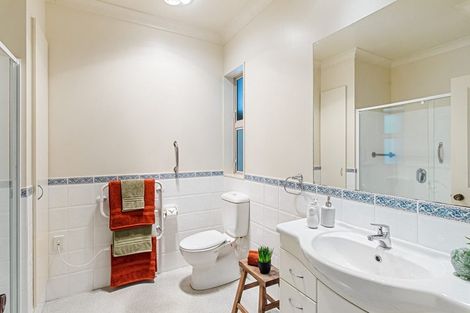 Photo of property in 2b Maple Lane, Waikanae, 5036