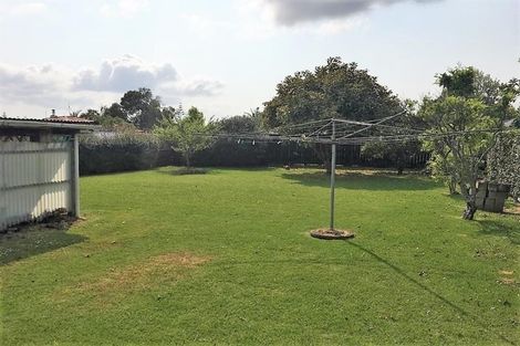 Photo of property in 52 Matipo Road, Te Atatu Peninsula, Auckland, 0610