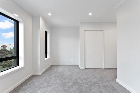 Photo of property in 4/35 Marine Parade, Hobsonville, Auckland, 0616