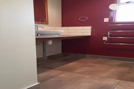 Photo of property in 2/92 Grey Street, Onehunga, Auckland, 1061