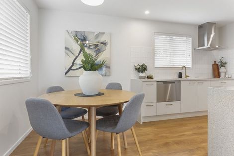 Photo of property in 8a Steen Place, Mangere Bridge, Auckland, 2022