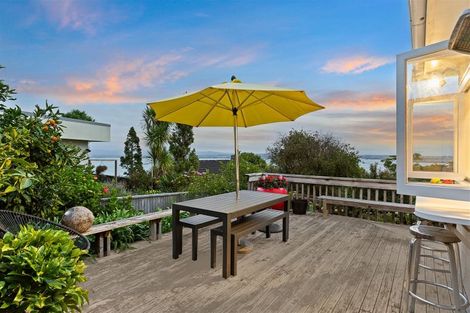 Photo of property in 1/94 Island Bay Road, Beach Haven, Auckland, 0626