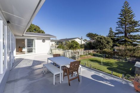 Photo of property in 221 Rosetta Road, Raumati South, Paraparaumu, 5032