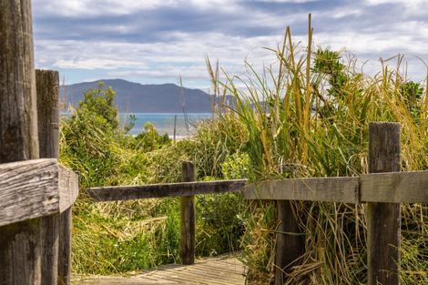 Photo of property in 24 Paetawa Road, Peka Peka, Waikanae, 5391