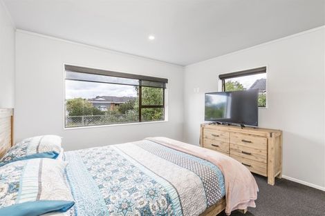 Photo of property in 2/99 Riverside Road, Orewa, 0931