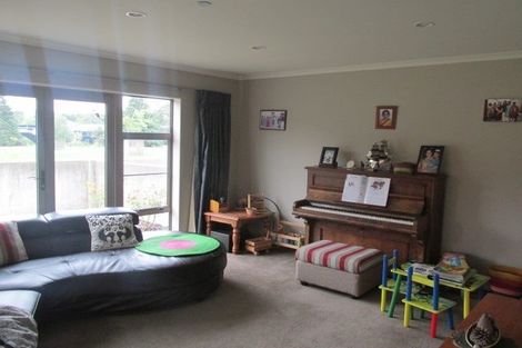 Photo of property in 54 Evergreen Crescent, Trentham, Upper Hutt, 5018