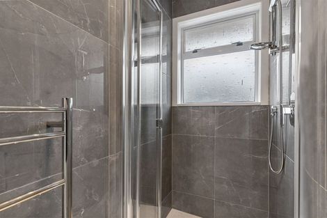 Photo of property in 176 Edmonton Road, Te Atatu South, Auckland, 0610