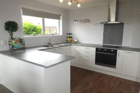 Photo of property in 4 Leaming Place, Clarks Beach, 2122