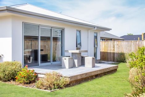 Photo of property in 18 Tarata Grove, Lansdowne, Masterton, 5810