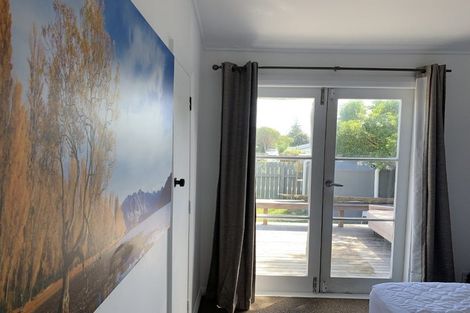 Photo of property in 52/52a Park Avenue, Waitarere Beach, Levin, 5510