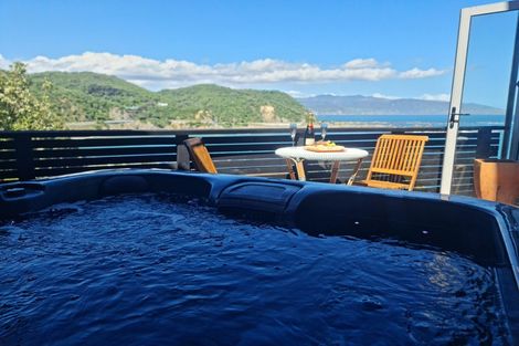 Photo of property in 114 The Esplanade, Houghton Bay, Wellington, 6023