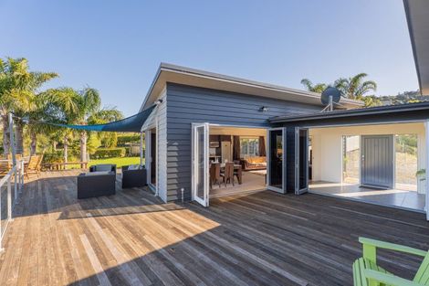 Photo of property in 16 Tironui Place, Whitianga, 3510