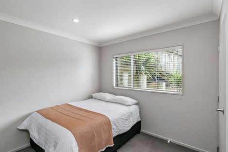 Photo of property in 61 Glanmire Road, Newlands, Wellington, 6037