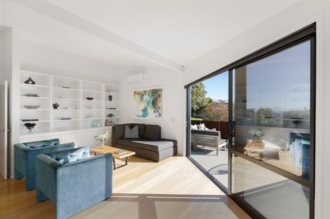 Photo of property in 272 Cannon Hill Crescent, Mount Pleasant, Christchurch, 8081