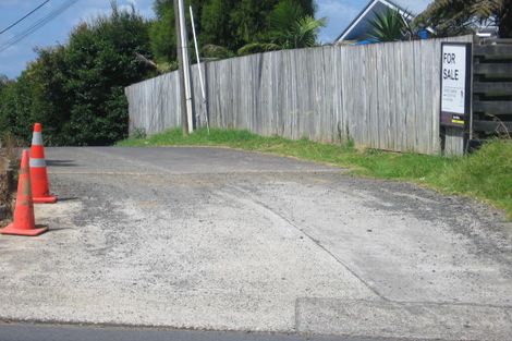Photo of property in 1/453a Glenfield Road, Glenfield, Auckland, 0629