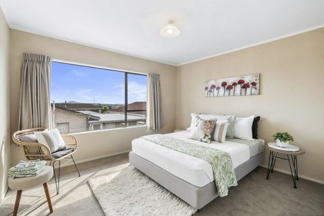 Photo of property in 76a Highland Park Drive, Highland Park, Auckland, 2010