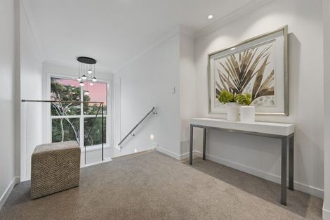 Photo of property in 5 Lucas Creek Way, Albany, Auckland, 0632