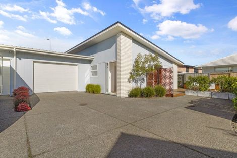 Photo of property in 18 Toi Place, Papamoa, 3118