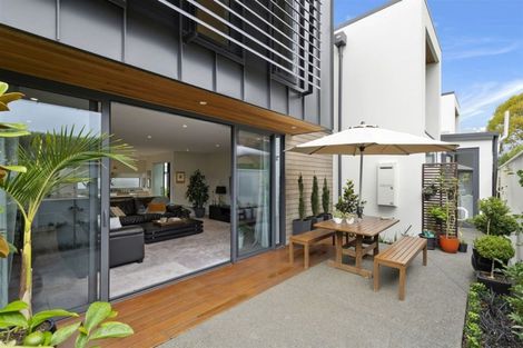 Photo of property in 2/40 Rhodes Street, Merivale, Christchurch, 8014