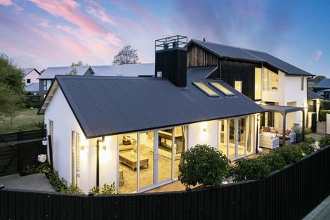 Photo of property in 18 Millpond Place, Parklands, Christchurch, 8083