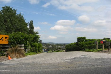 Photo of property in 265a Old Road North, Kumeu, 0892
