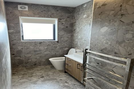 Photo of property in 28 Ballyalton Crescent, Flat Bush, 2019