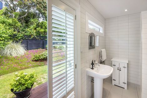 Photo of property in 38 Albert Road, Devonport, Auckland, 0624