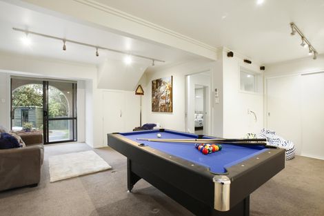 Photo of property in 24 Atarua Gardens, Waiatarua, Auckland, 0604