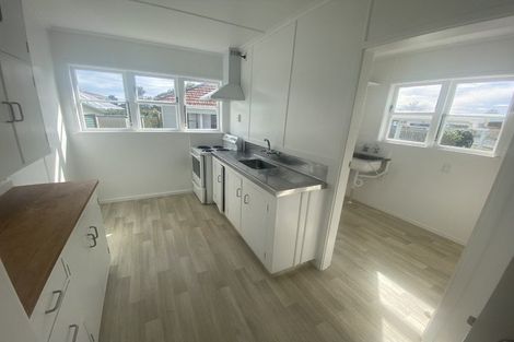 Photo of property in 9-11 Raleigh Street, Vogeltown, New Plymouth, 4310