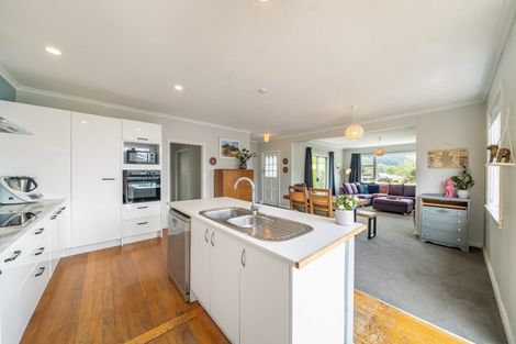 Photo of property in 14 Pempsey Street, Silverstream, Upper Hutt, 5019