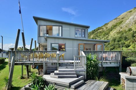 Photo of property in 18 Kahawai Street, Mahia, 4198