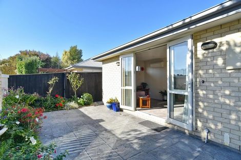 Photo of property in 2/107 Staveley Street, Avonhead, Christchurch, 8042