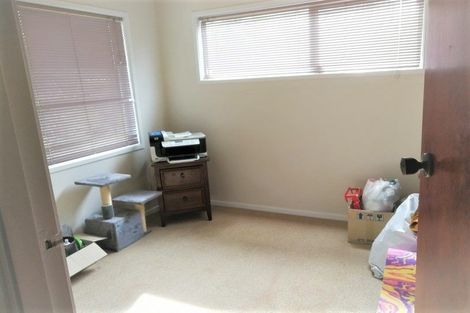 Photo of property in 1 Malters Place, Browns Bay, Auckland, 0630
