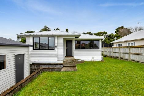 Photo of property in 3 Tupoki Street, Glen Avon, New Plymouth, 4312