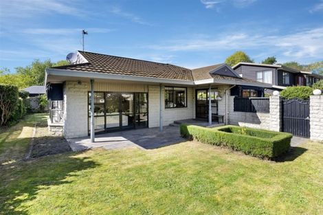 Photo of property in 274 Memorial Avenue, Burnside, Christchurch, 8053