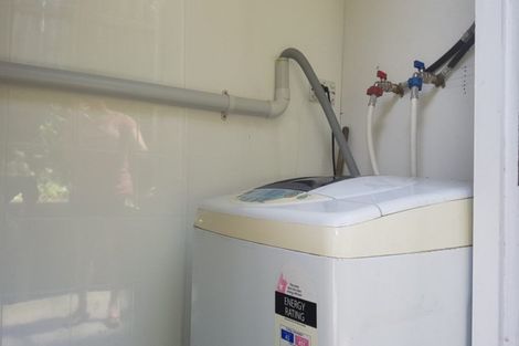 Photo of property in 1/546 Glenfield Road, Glenfield, Auckland, 0629