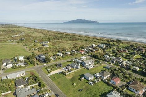 Photo of property in 65 Gawler Street, Te Horo Beach, Otaki, 5581