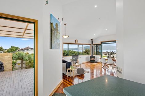 Photo of property in 10-12 Oratia Street, Waikanae Beach, Waikanae, 5036