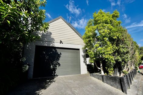 Photo of property in 7 Hillgrove Place, Fitzherbert, Palmerston North, 4410