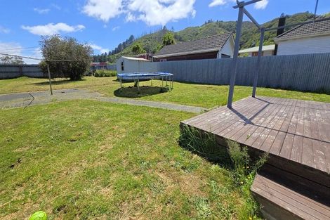 Photo of property in 15 Wright Street, Wainuiomata, Lower Hutt, 5014