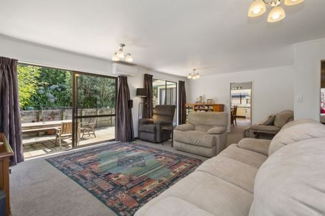 Photo of property in 14 Cullen Place, Tawa, Wellington, 5028