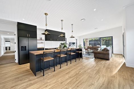 Photo of property in 8 Broadleaf Way, Kinloch, Taupo, 3377