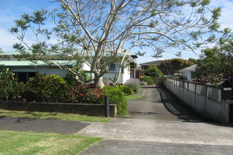 Photo of property in 2/23 Miro Road, Mangere Bridge, Auckland, 2022