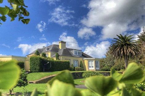 Photo of property in 215 Broomfields Road, Whitford, Howick, 2571